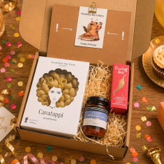 Kulinarische Geschenkbox zum Geburtstag „Genieße das Leben. Happy Birthday!“ (Set 3)
